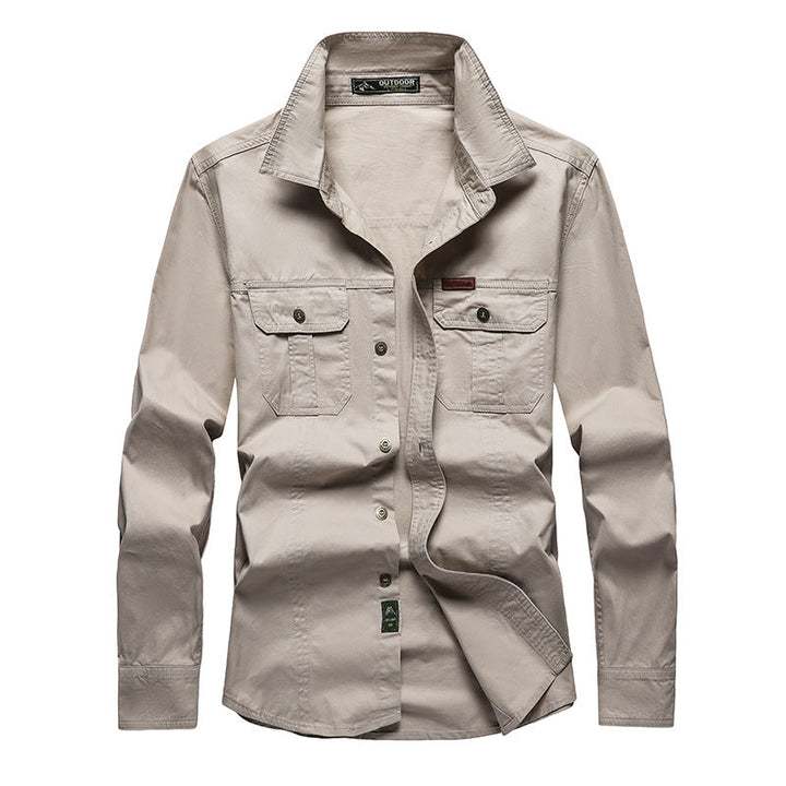 Chemise cargo homme à manches longues, design fonctionnel avec poches, parfaite pour un style décontracté durable.