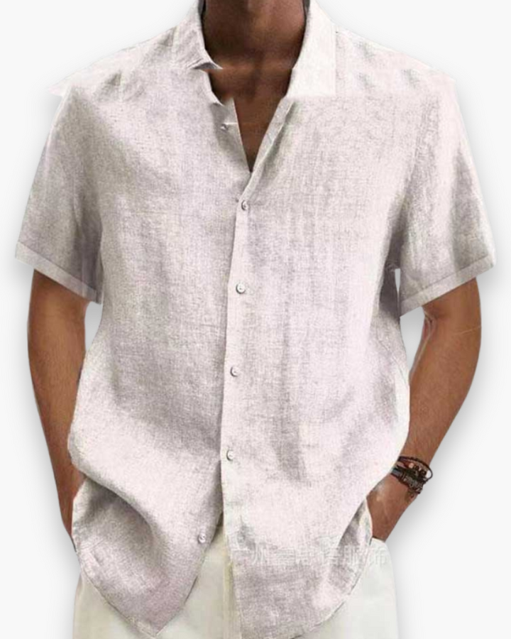 "Chemise casual chic homme à manches courtes, tissu respirant, élégance décontractée idéale pour temps chaud"