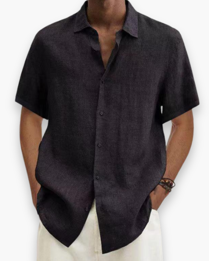 "Chemise casual chic homme à manches courtes, tissu respirant, élégance décontractée idéale pour temps chaud"