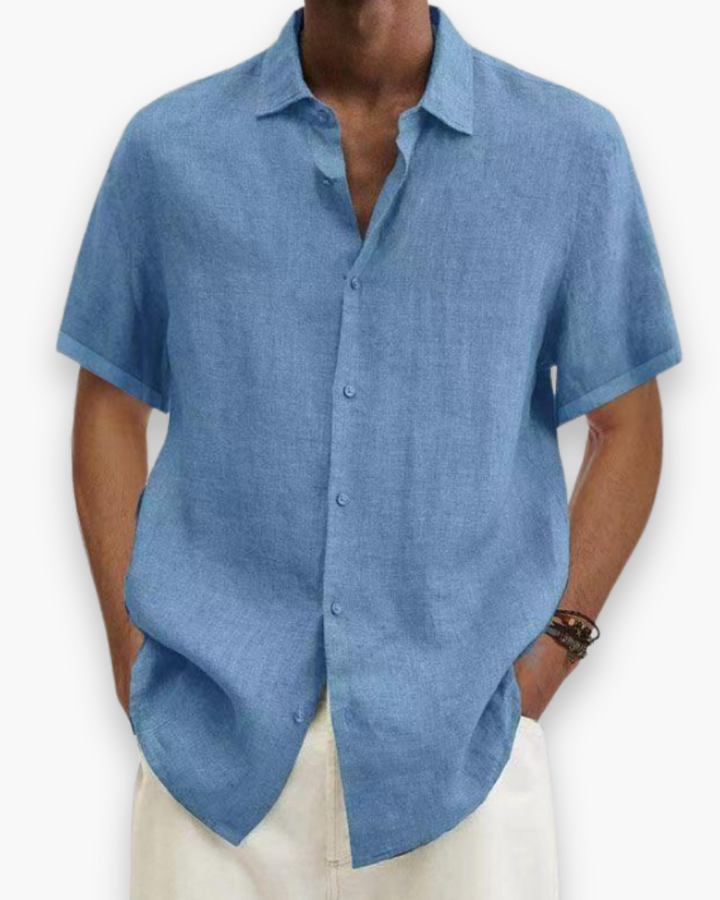 "Chemise casual chic homme à manches courtes, tissu respirant, élégance décontractée idéale pour temps chaud"