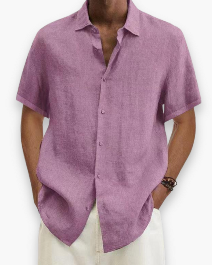 "Chemise casual chic homme à manches courtes, tissu respirant, élégance décontractée idéale pour temps chaud"