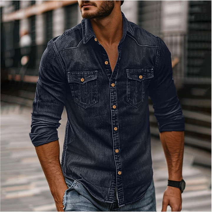 Chemise denim homme, coupe classique, poches poitrine, plusieurs couleurs.  Style décontracté et indémodable.