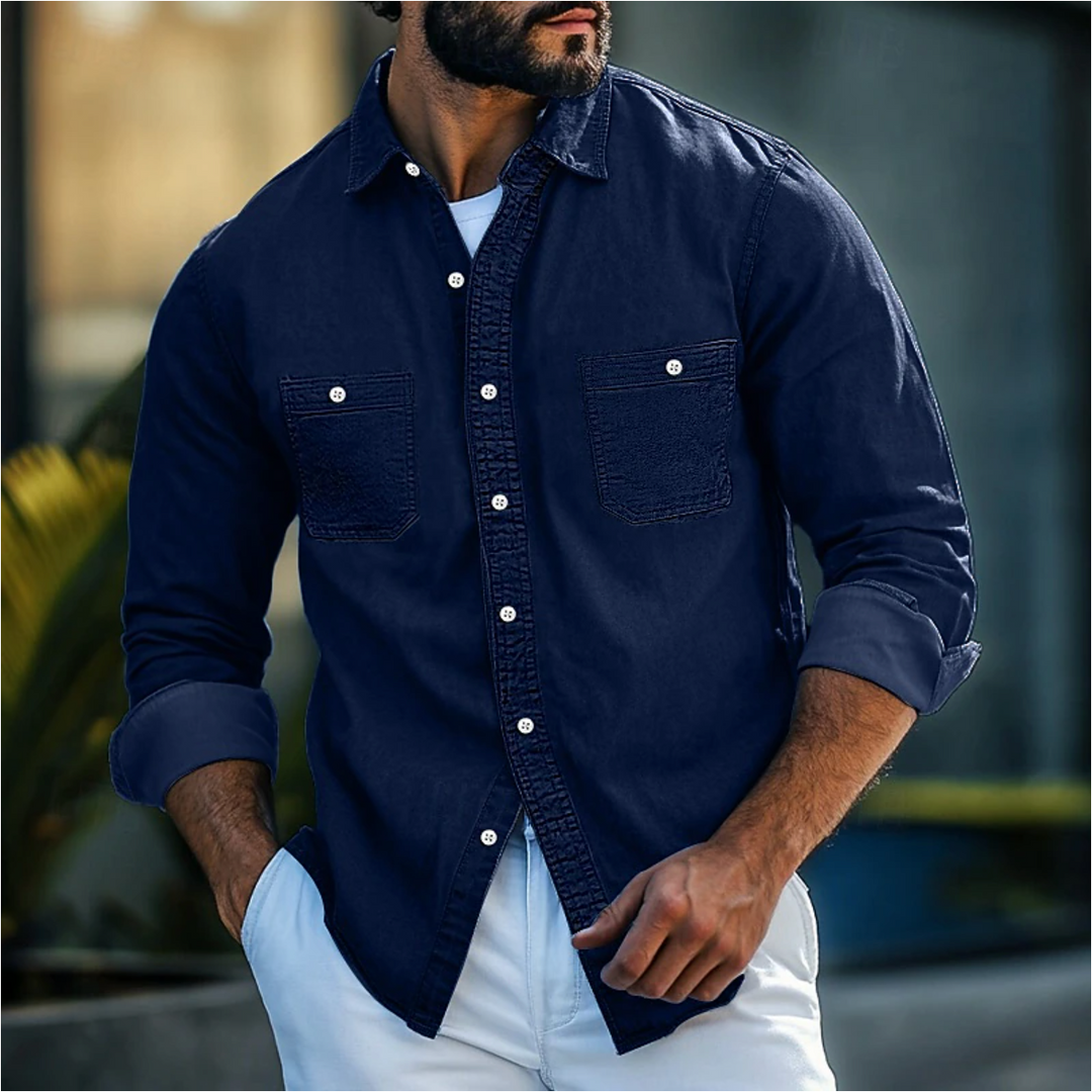 Chemise denim homme, style classique. Coupe droite, poches poitrine, fermeture boutons. Denim durable et confortable.