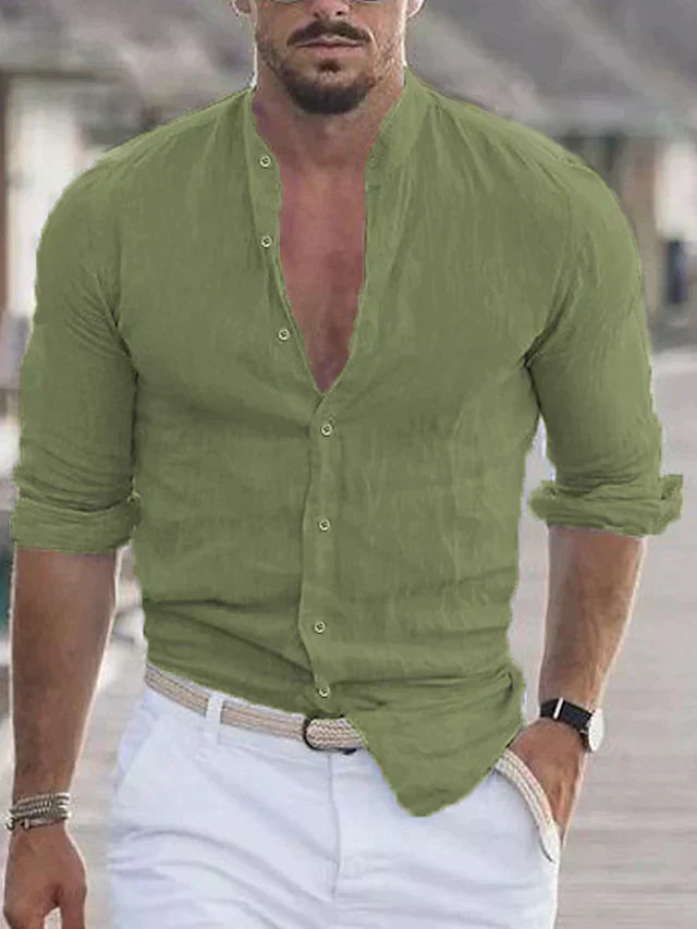 Chemise élégante en lin pour homme, coupe moderne, boutons raffinés, idéale pour un look professionnel ou décontracté.