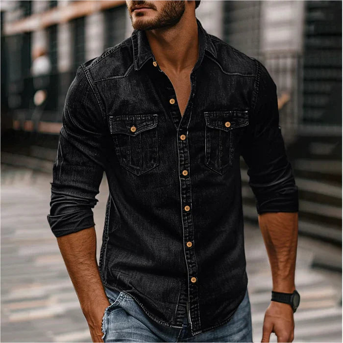 Chemise en denim homme slim fit, robuste et moderne. Parfaite pour un look décontracté chic. Fermeture à boutons-pression.