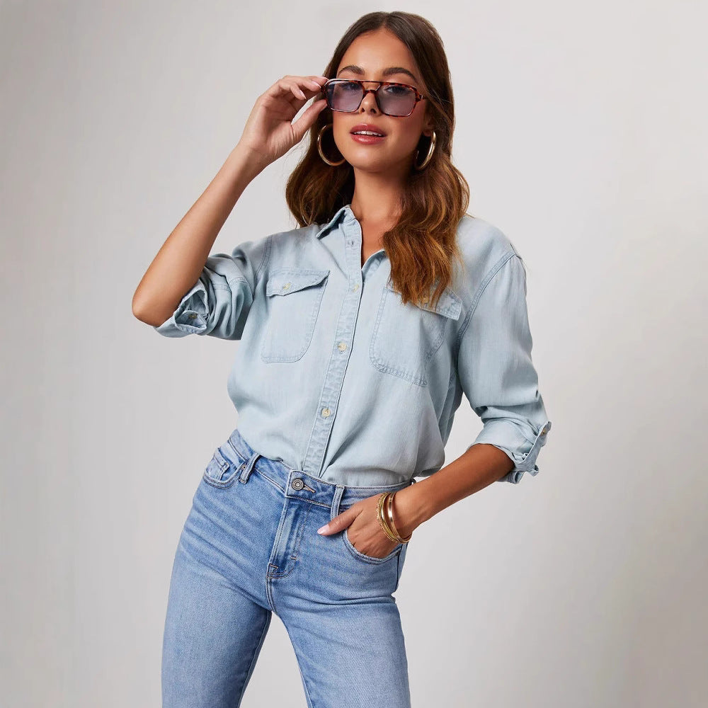Chemise femme en denim, coupe ample et confortable, détails de poches. Parfaite pour le style décontracté.