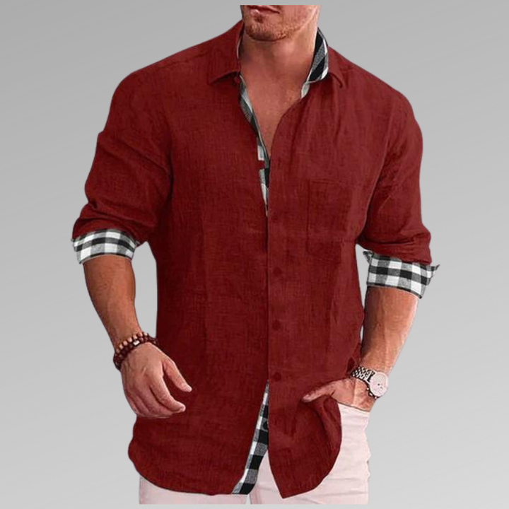 Chemise en lin bleu clair pour l'été, vue frontale, col à carreaux. Confort et style décontracté pour hommes modernes.