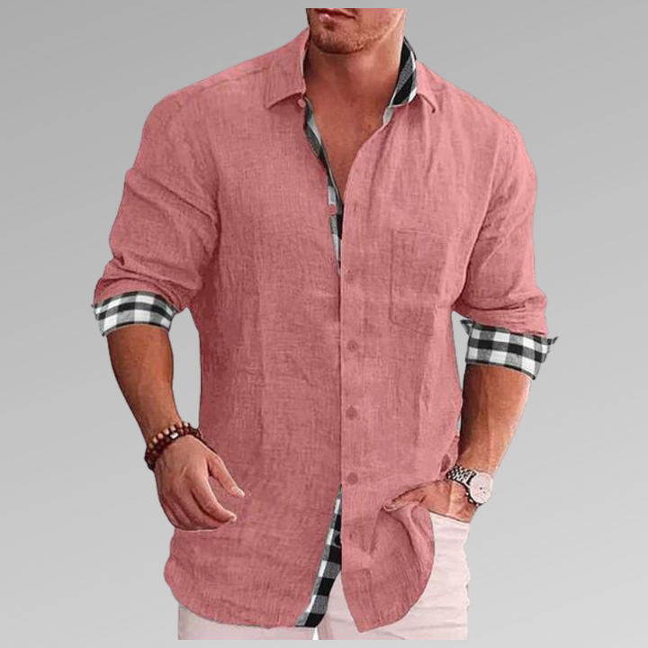 Chemise en lin bleu clair pour l'été, vue frontale, col à carreaux. Confort et style décontracté pour hommes modernes.