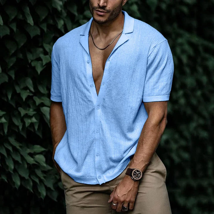 Chemise en lin homme, décontractée, col classique, blanc, parfaite pour l'été, fraîcheur et élégance garantie.