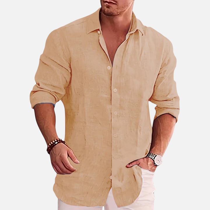 Chemise en lin homme élégante, manches longues, texture légère et respirante, idéale pour l'été et occasions décontractées.