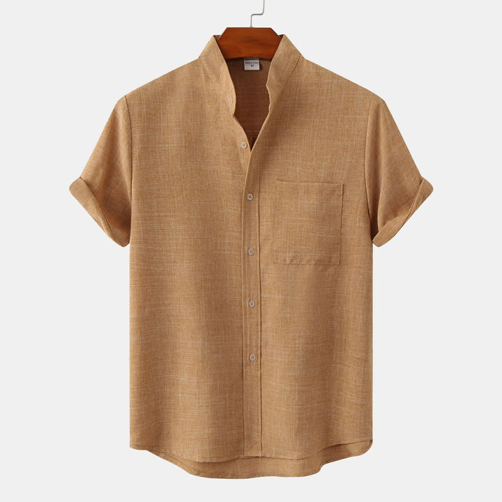 "Chemise en lin homme élégante, respirante, couleurs variées, pour style moderne et confort lors des journées chaudes."
