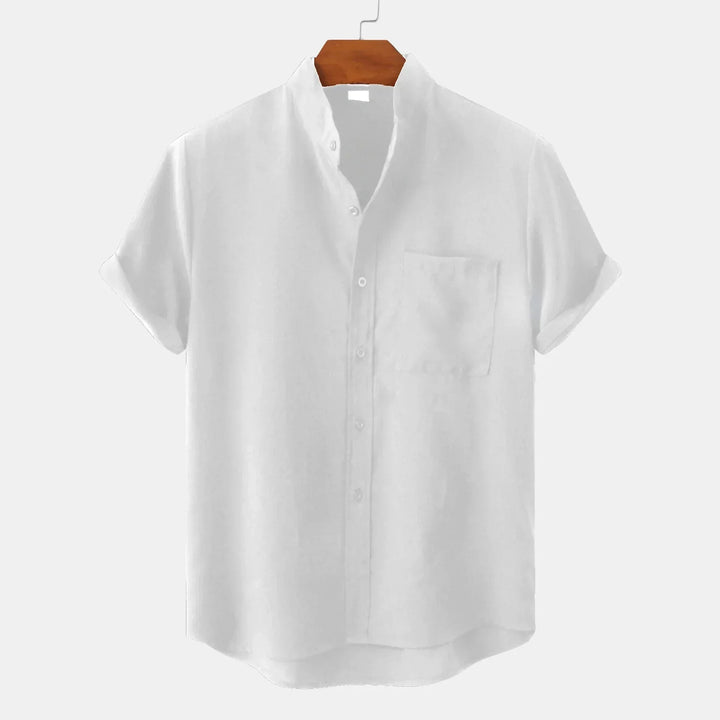 "Chemise en lin homme élégante, respirante, couleurs variées, pour style moderne et confort lors des journées chaudes."