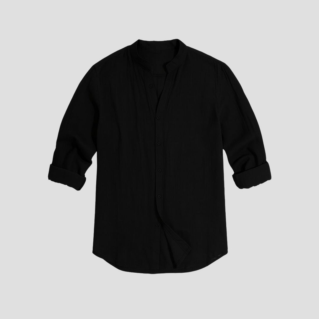 "Chemise en lin homme moderne, col structuré, coupe ajustée, couleur neutre, idéale pour élégance estivale"