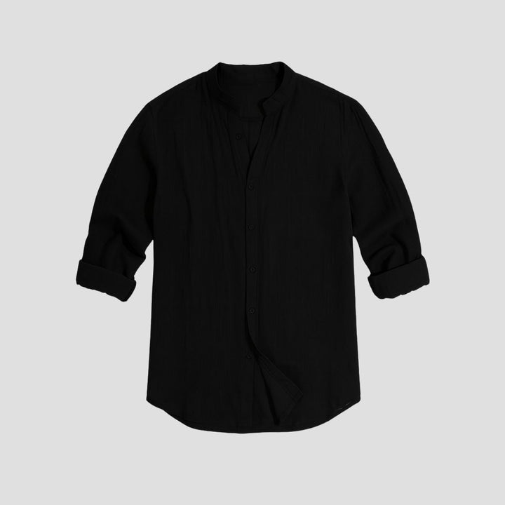 "Chemise en lin homme moderne, col structuré, coupe ajustée, couleur neutre, idéale pour élégance estivale"