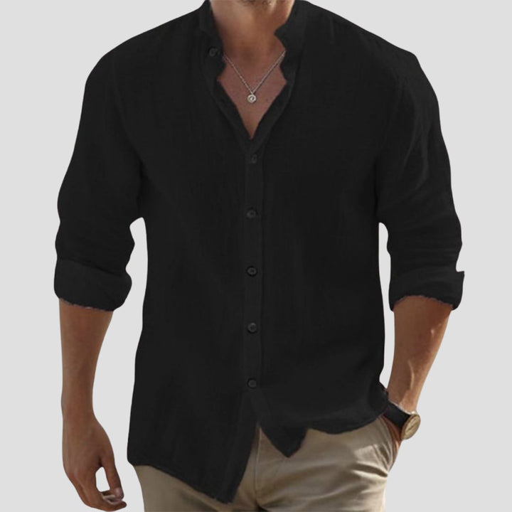 "Chemise en lin homme moderne, col structuré, coupe ajustée, couleur neutre, idéale pour élégance estivale"