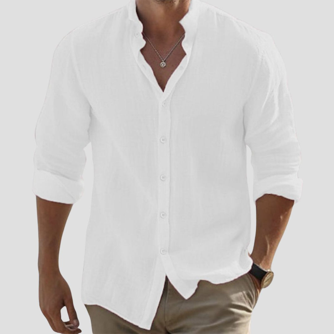 "Chemise en lin homme moderne, col structuré, coupe ajustée, couleur neutre, idéale pour élégance estivale"