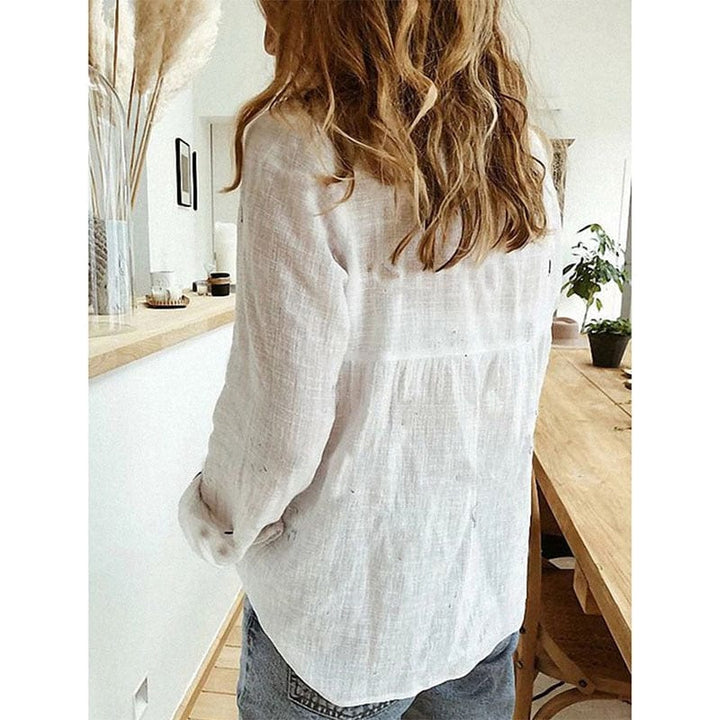 Chemise en lin noir avec col pointu, manches longues, tissu léger, style chic et décontracté pour femmes, look élégant.