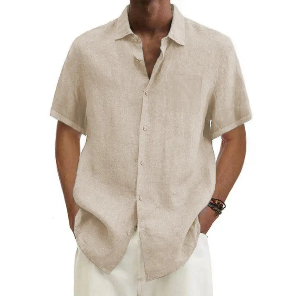 "Chemise en lin pour femme, manches courtes, style décontracté, tissu aéré idéal pour l'été, col rabattu."