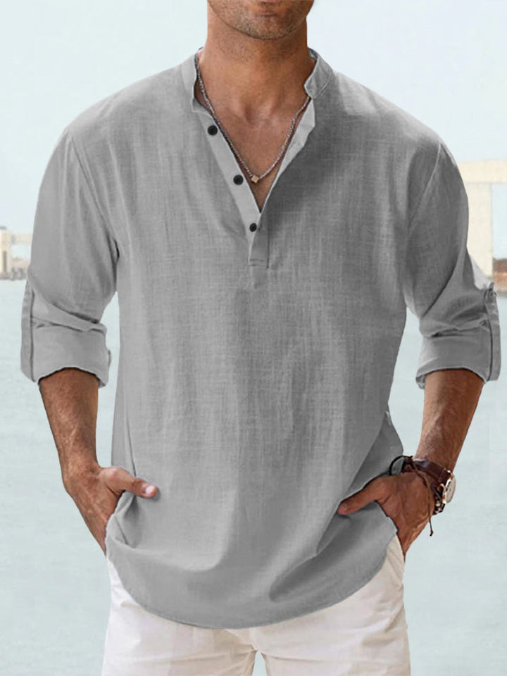 "Chemise en lin pour hommes, col Henley, coupe slim, tout en blanc, élégante et respirante, parfaite pour un style chic."