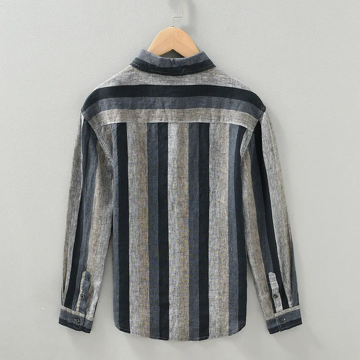"Chemise en lin rayée pour homme, élégante et respirante, rayures verticales, idéale pour l'été et occasions décontractées."