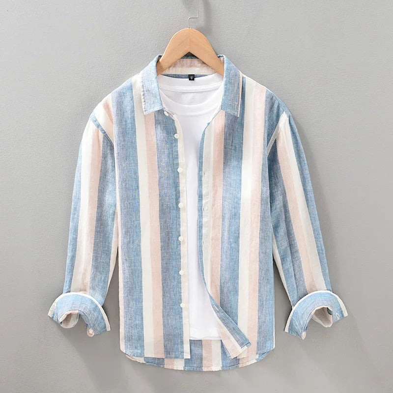 "Chemise en lin rayée pour homme, élégante et respirante, rayures verticales, idéale pour l'été et occasions décontractées."