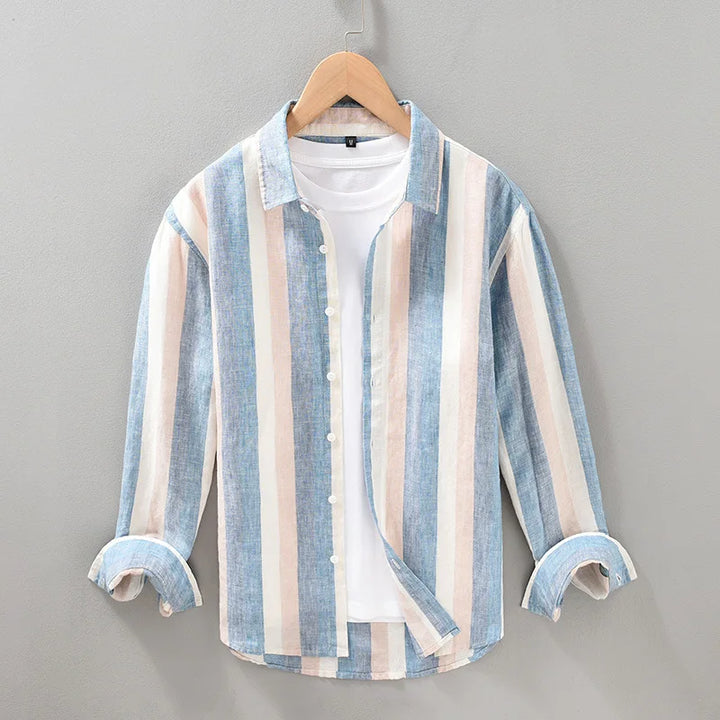 "Chemise en lin rayée pour homme, élégante et respirante, rayures verticales, idéale pour l'été et occasions décontractées."