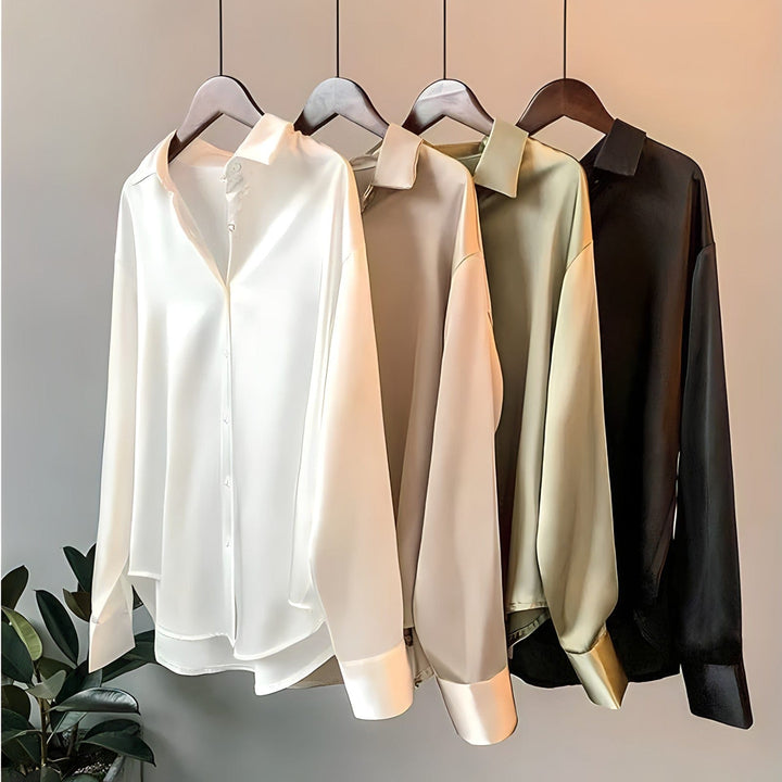 "Chemise en satin pour femme, couleur champagne, luxueuse et polyvalente, idéale pour bureau ou sorties élégantes."