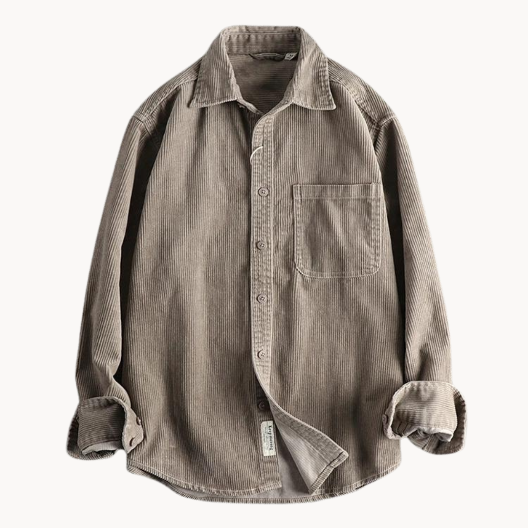 "Chemise en velours côtelé orange pour homme, texture côtelée et poche poitrine, polyvalente et résistante."