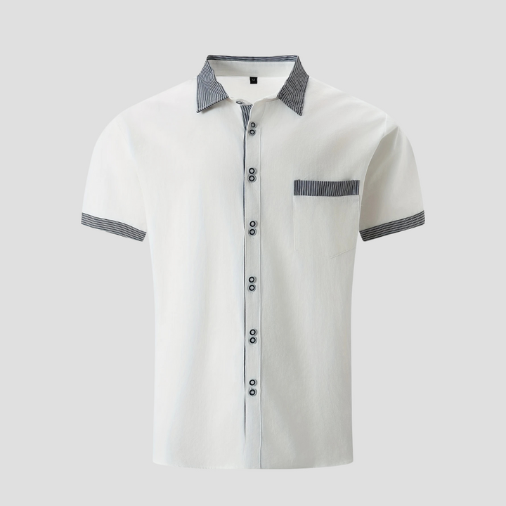 "Chemise été homme décontractée en coton, manches courtes contrastées, allure chic et confortable pour style estival"