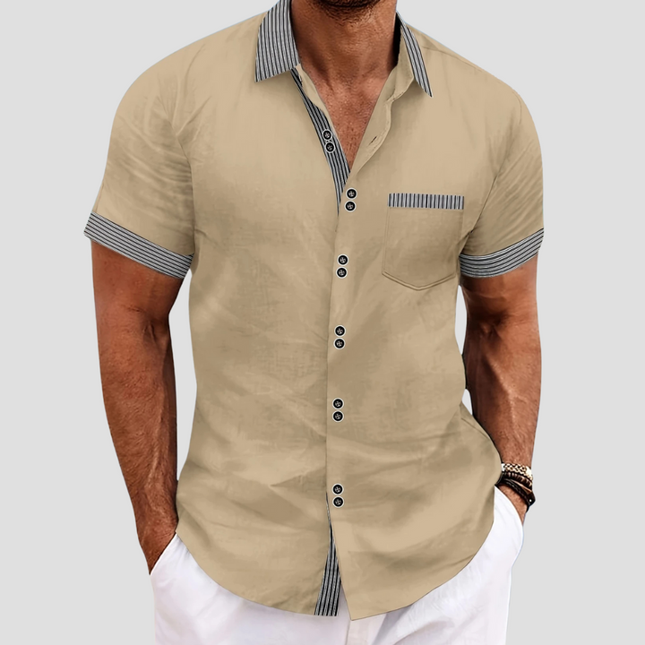 "Chemise été homme décontractée en coton, manches courtes contrastées, allure chic et confortable pour style estival"