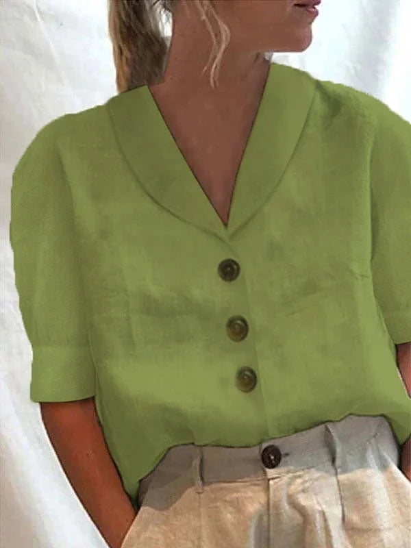 Chemise femme décontractée, coupe confortable et élégante.  Tissu doux, idéale pour toutes occasions.