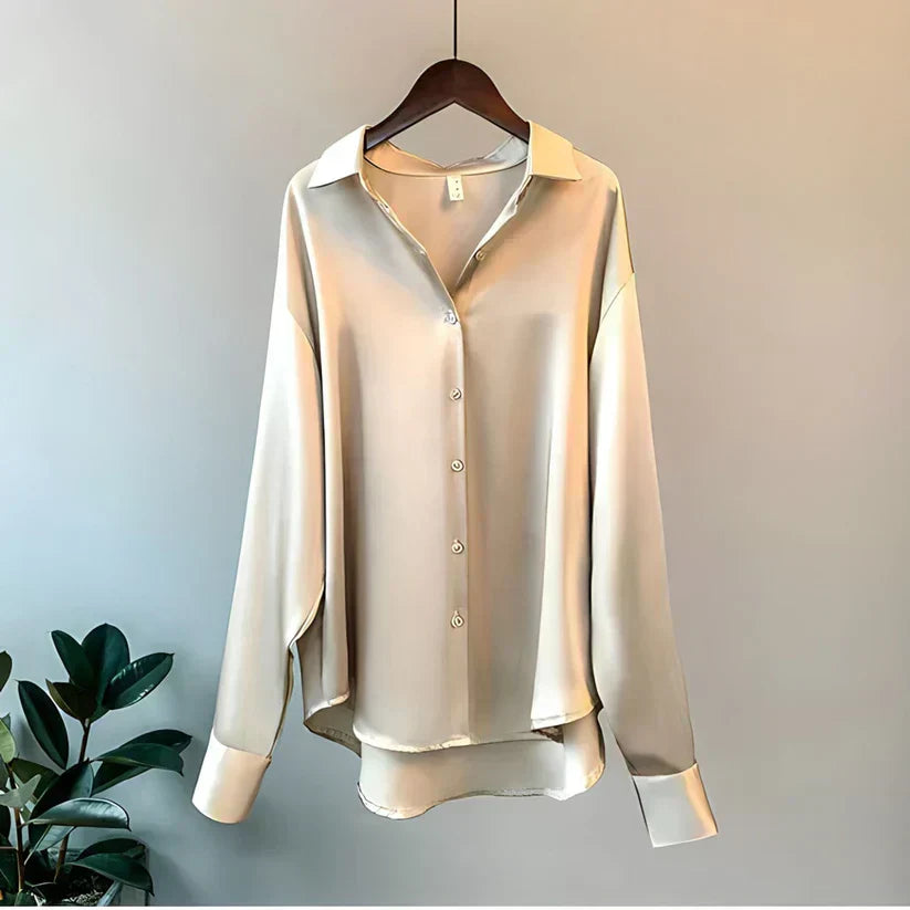 Chemise femme élégante polyvalente, un top de luxe à manches longues pour des tenues de soirée ou bureau.
