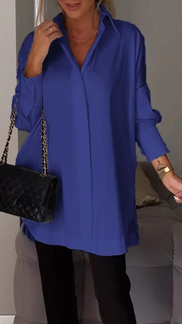 Chemise femme décontractée chic, coupe oversize à manches retroussées, idéale printemps, été, automne.
