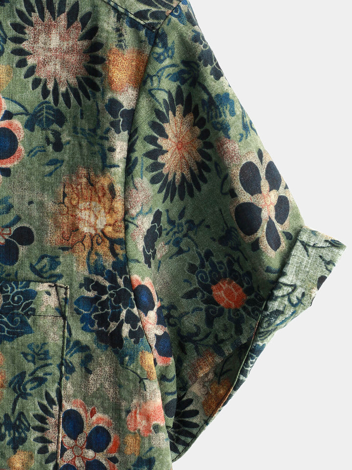 Style estival homme avec cette chemise hawaïenne à imprimé floral, confortable pour les vacances.
