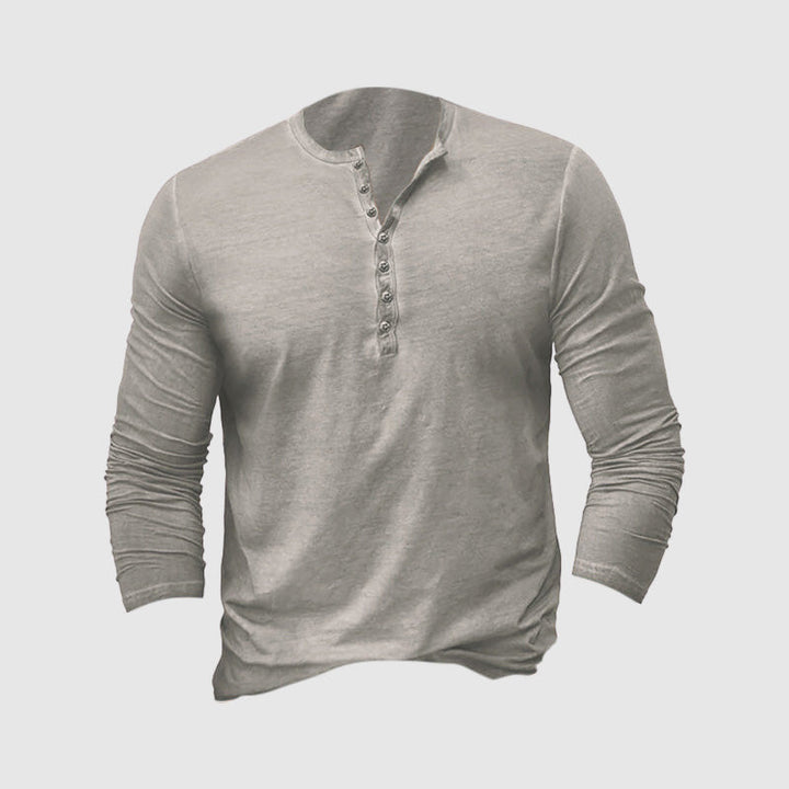 "Chemise Henley classique homme, élégante, tissu haute qualité, coupe ajustée pour style sophistiqué intemporel."