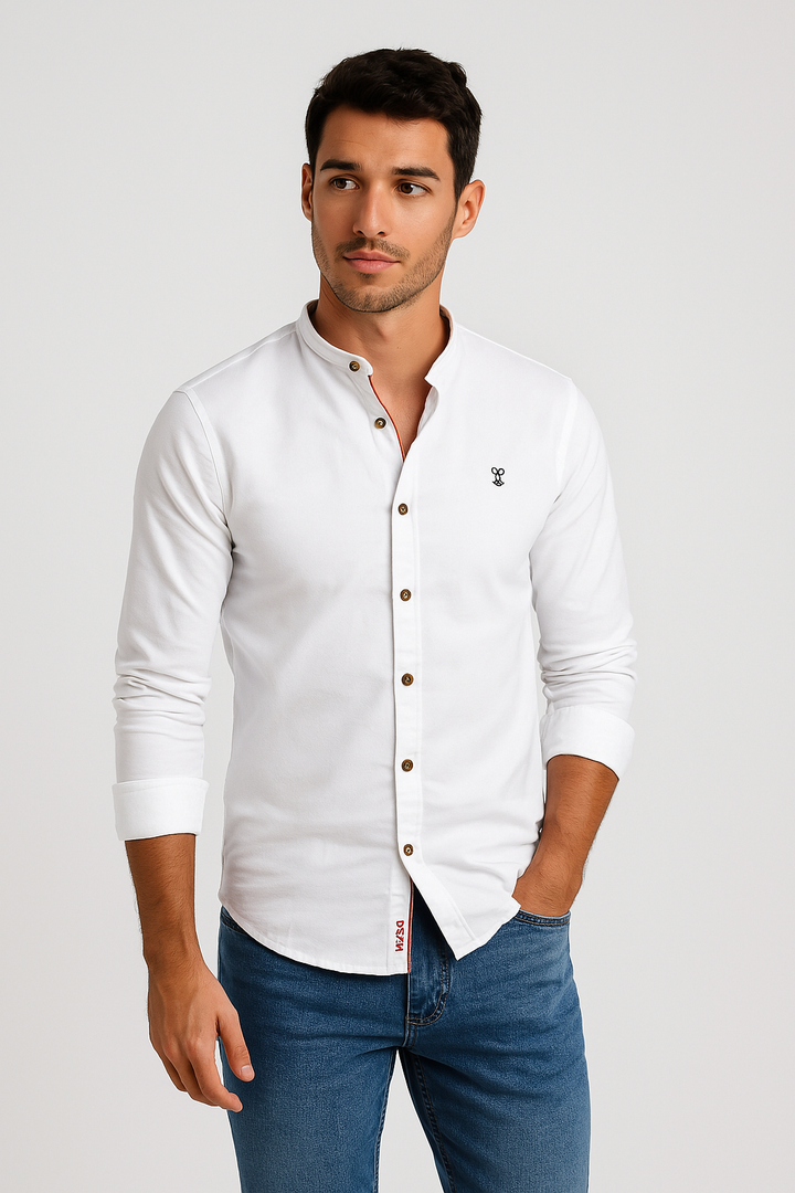 Chemise homme élégante et confortable, manches longues, vêtement classique pour tenue de bureau et sorties.