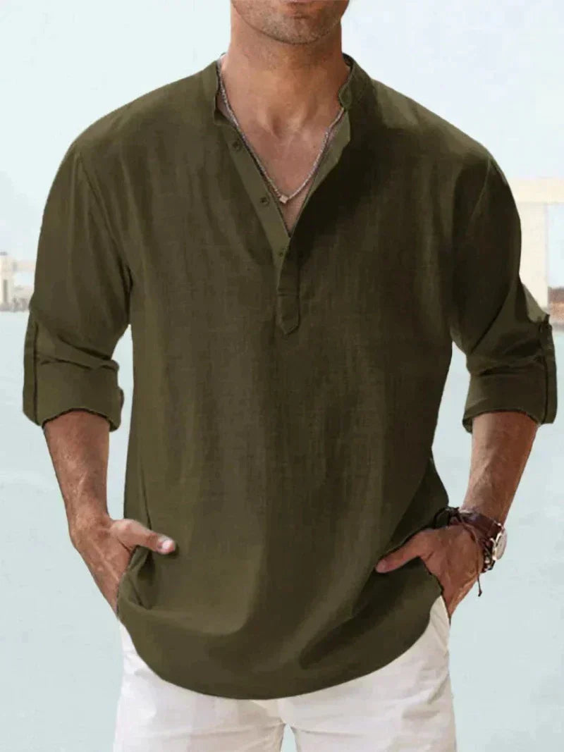 Chemise homme chic et fluide, col ouvert. Parfaite pour un style décontracté estival, disponible en grande taille.