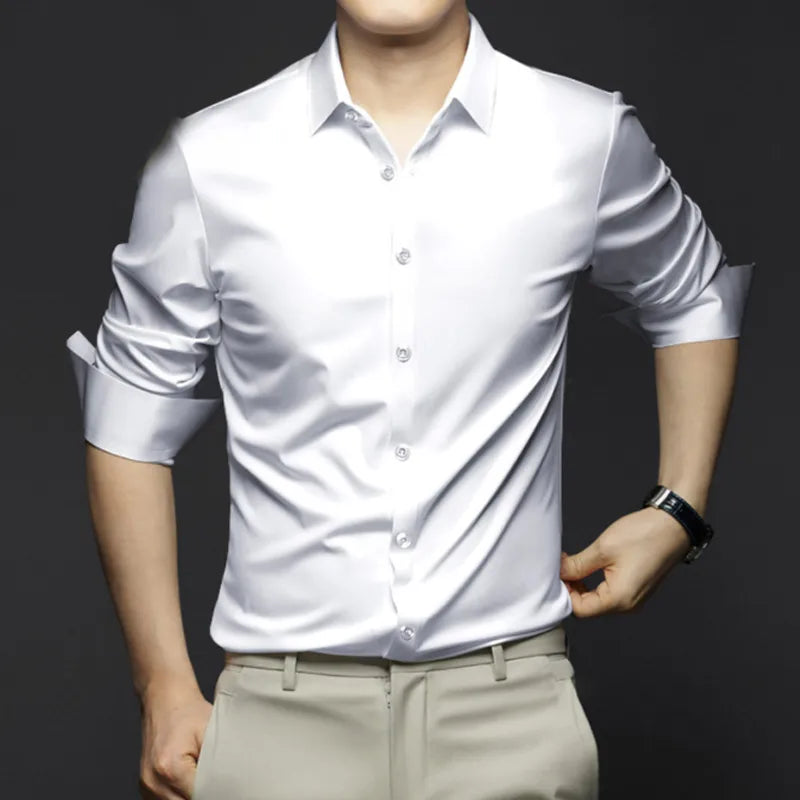 Chemise homme en soie, coupe classique, luxe et confort.  Idéale pour les affaires.