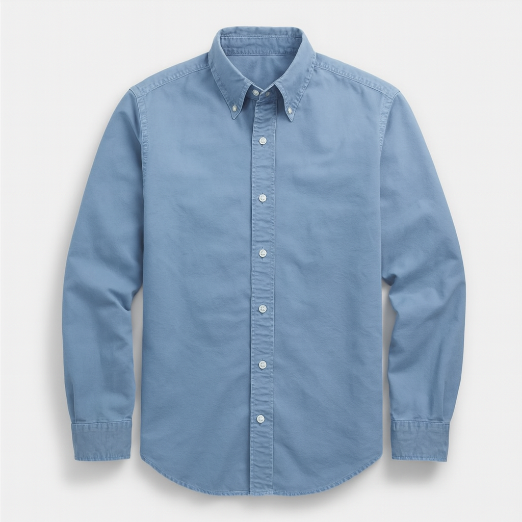 Modèle en chemise homme élégante à boutons, style classique, polyvalente pour tenue smart casual automne.