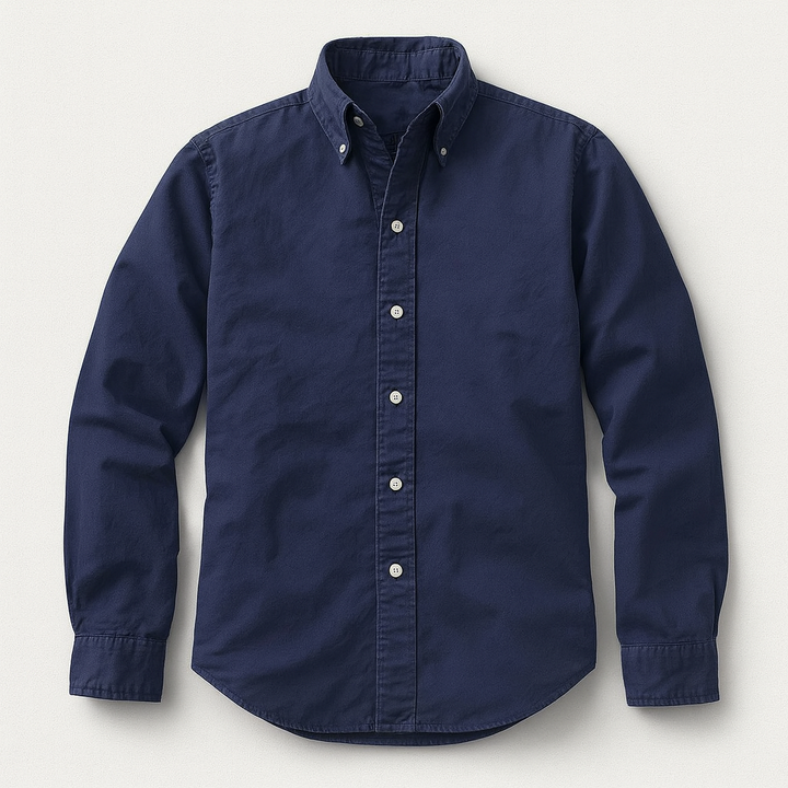 Dos d'une chemise homme classique à boutons, coupe élégante, confortable. Parfaite pour le style automne.