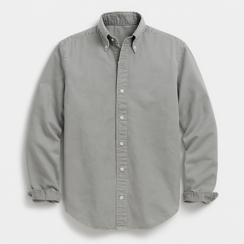 Chemise homme chic à boutons, manches longues. Un essentiel décontracté et élégant pour le confort de l'automne.