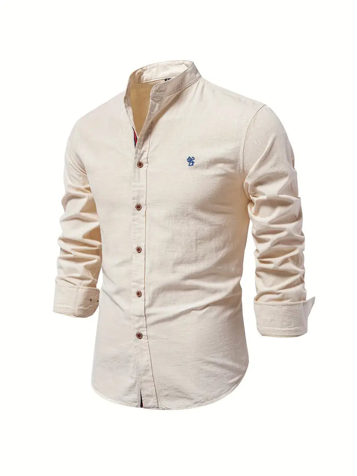 Chemise homme élégante à manches longues, boutonnée. Parfaite pour le bureau ou un look chic printanier et respirant.