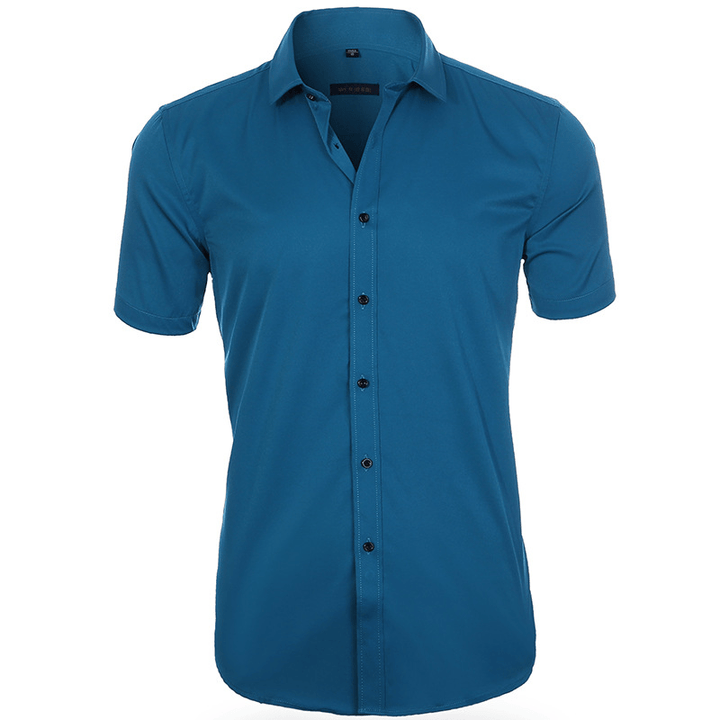 "Chemise infroissable élastique homme, blanche, manches longues, légère, respirante pour confort optimal."