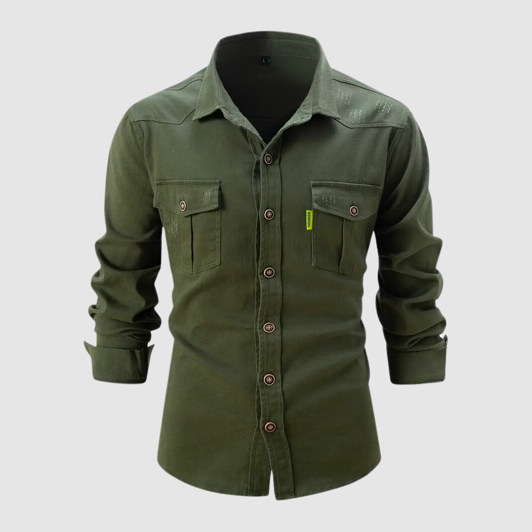 Vêtement élégant : chemise homme confortable, essentielle pour la mode masculine contemporaine.