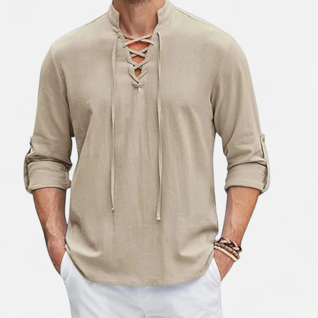 Chemise médiévale homme style Viking à manches longues, col à lacets. Tenue historique décontractée et confortable.