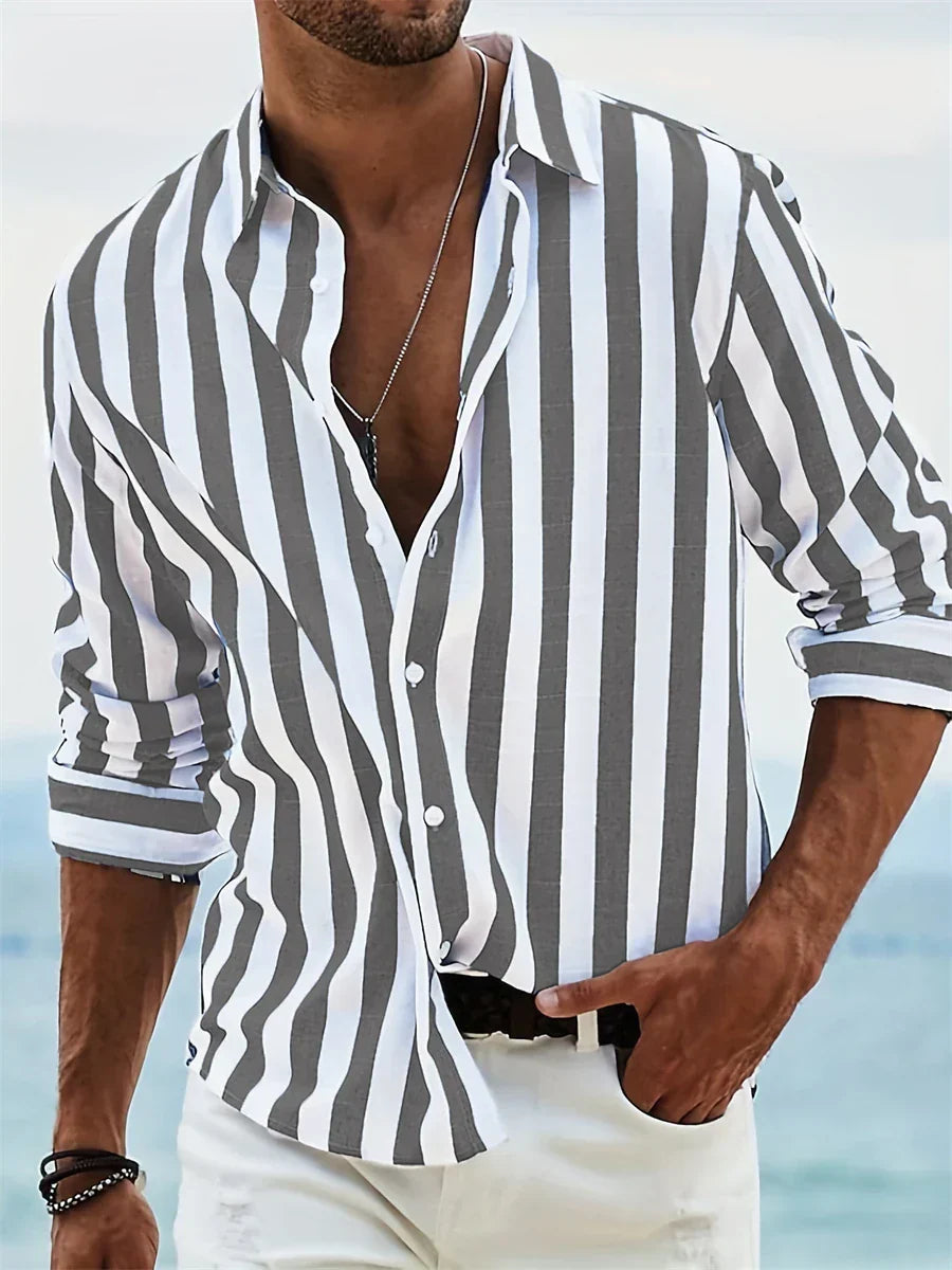 Chemise homme rayée manches longues. Style décontracté et boutonnée, parfaite pour la mode masculine casual.