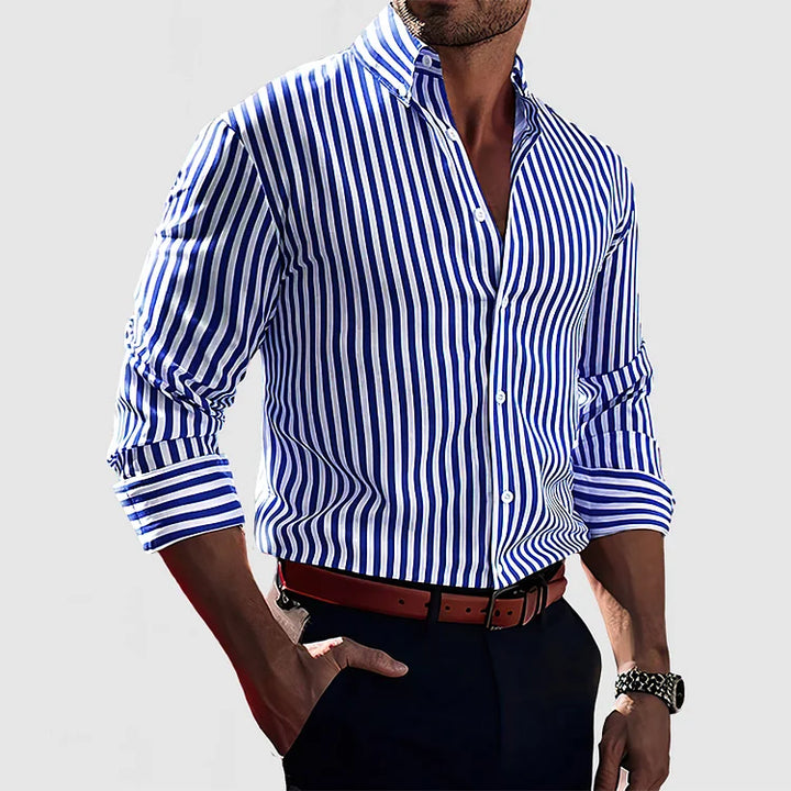 Chemise rayée homme manches longues, élégance décontractée automne. Parfaite pour un look mode quotidien polyvalent.