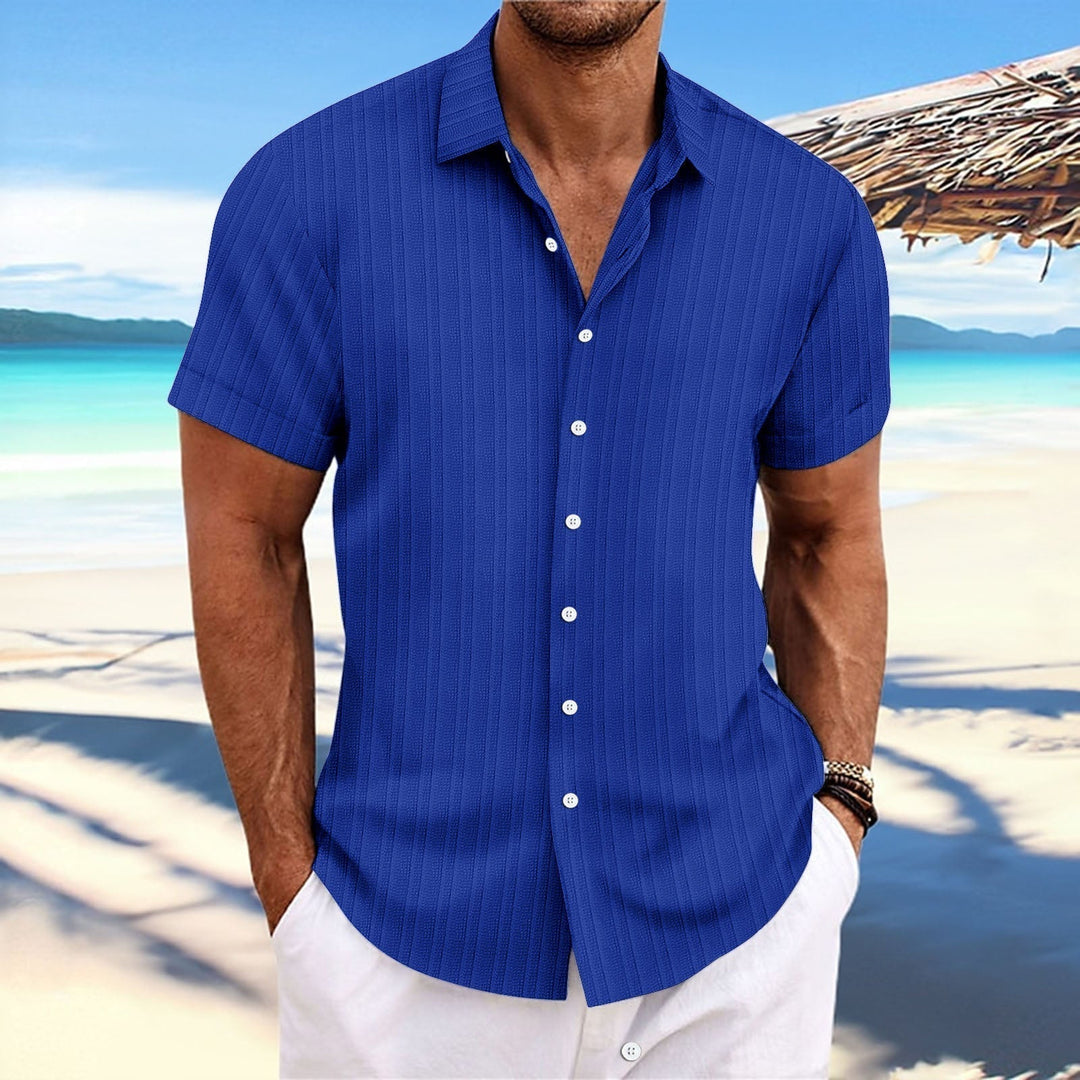 Chemise rayée homme en coton et lin, élégante et intemporelle, parfaite pour un look classique et confortable.