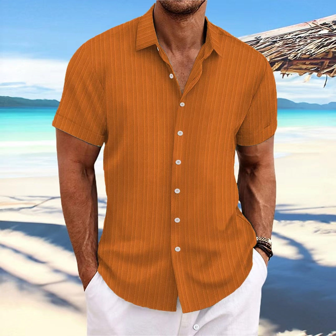 Chemise rayée homme en coton et lin, élégante et intemporelle, parfaite pour un look classique et confortable.