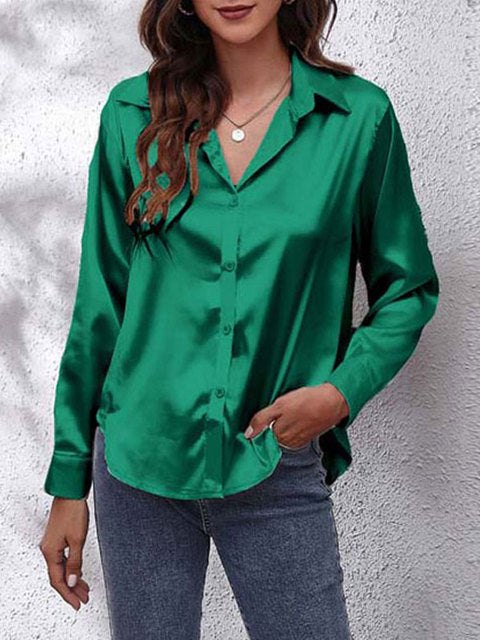 Chemise soie manches longues, coupe élégante et classique.  Soie fluide,  silhouette féminine.